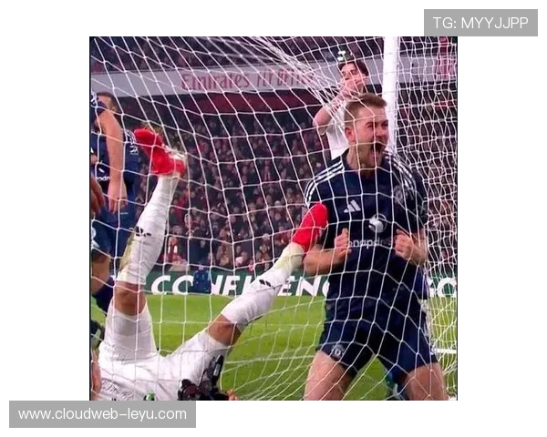 瓦拉内转会曼联受阻？名宿建议：培养马奎尔接班人，红魔防线迎变革