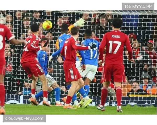 范戴克：后防核心化身传球大师，出球能力显著提升球队进攻效率