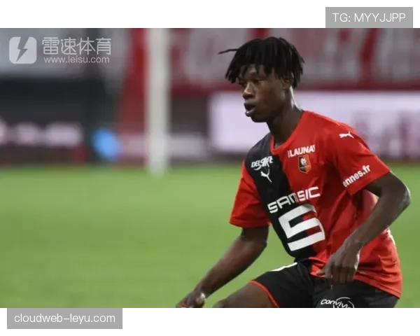 卡马文加中场蜕变闪耀赛场，华丽风格助其崛起为球队核心