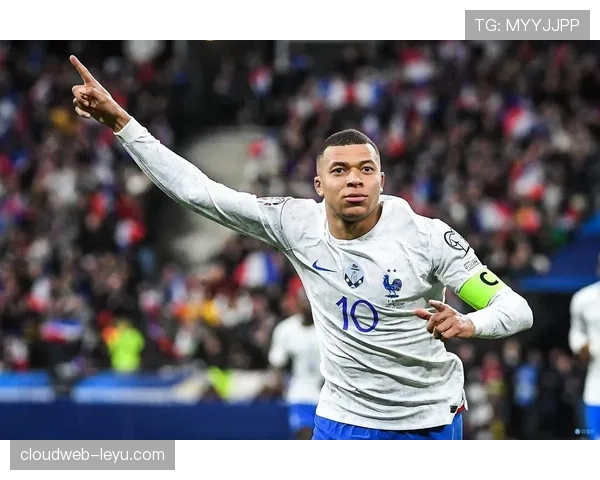 姆巴佩正式出任法国队队长,开启新赛季领导新篇章 姆巴佩正式出任法国队队长,开启新赛季领导新篇章