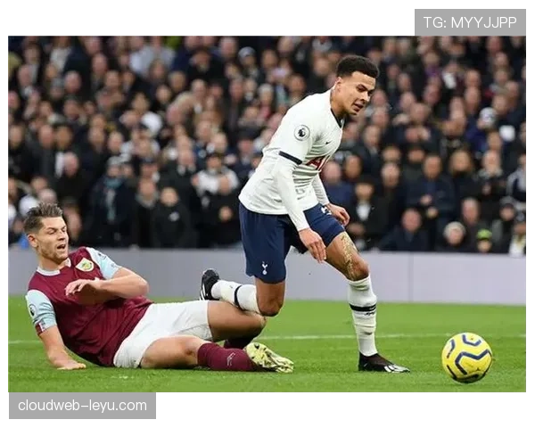 鲁伊斯状态回暖：技术特点解析展现拳击新星的潜力与挑战