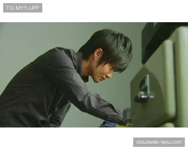 《荣耀之守：明星门将如何铸就钢铁防线，引领团队防守新纪元》