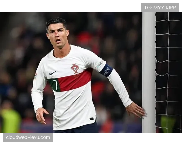 C罗传奇再续！五届世界杯征程见证状态回暖，足球巨星荣耀闪耀赛场