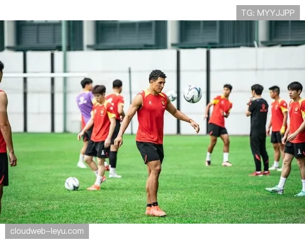 广州队球迷坚守信念，持续关注球队未来发展与方向