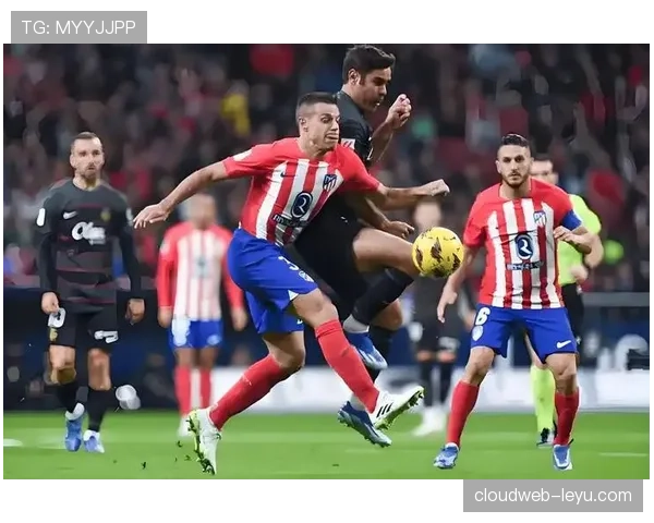 西甲新赛季看点：争冠格局重塑，新援表现与战术博弈成焦点