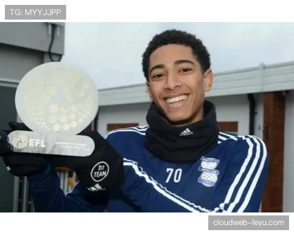 B费 vs 贝林厄姆:组织核心与进攻先锋的全能性结构差异在哪 B费 vs 贝林厄姆:组织核心与进攻先锋的全能性结构差异在哪