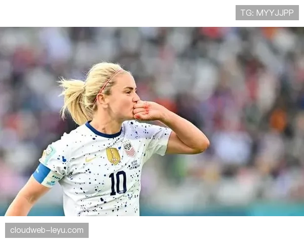 亚历克斯·摩根在家切牛排用的刀，比我房租还贵