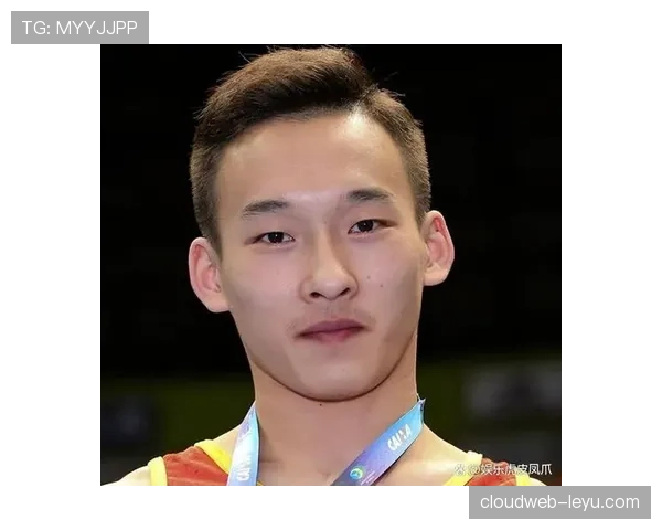 肖若腾赛前啃鸡腿的样子，比领奖台还上头